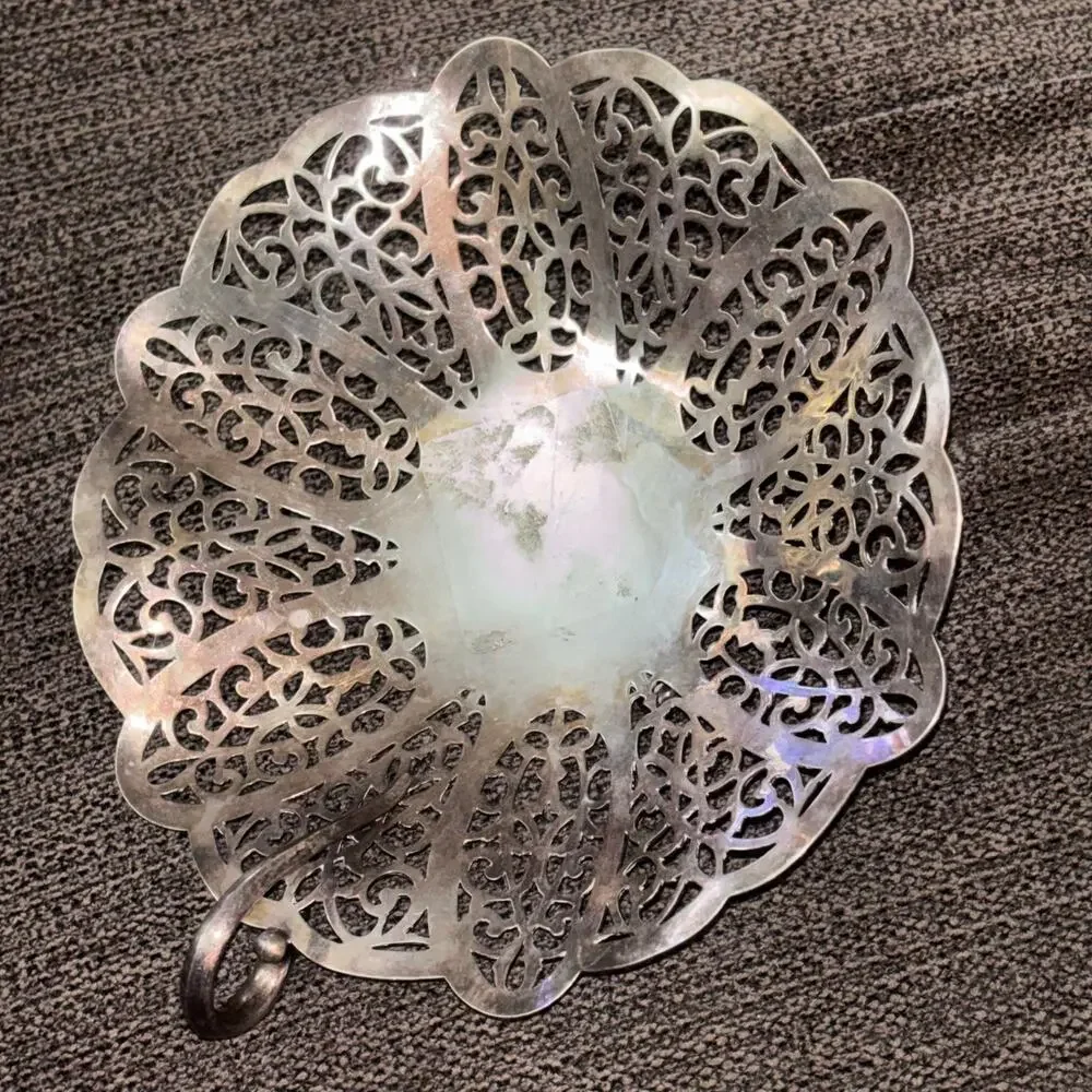 International Silver Company Lovelace Silver-plated Candy Dish Dainty